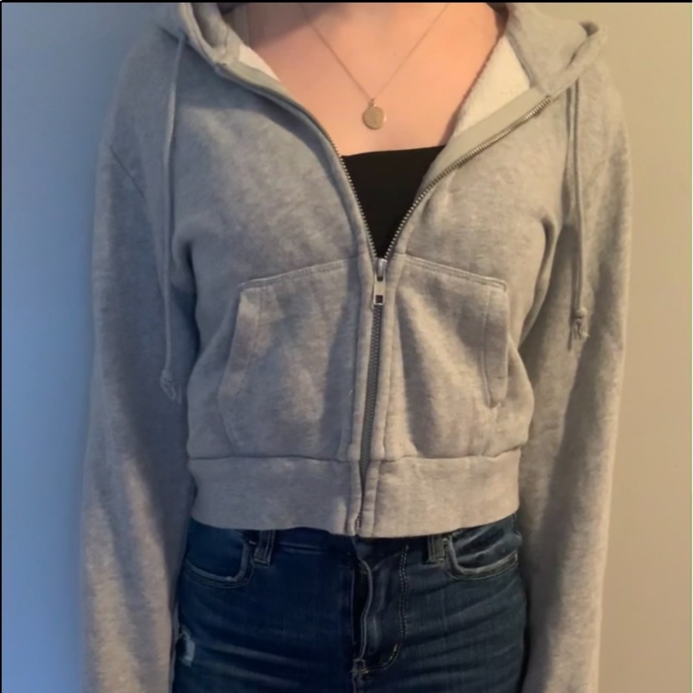 Brandy Melville grey cropped sweatshirt